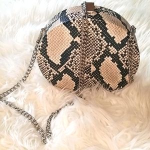 Crossbody bag